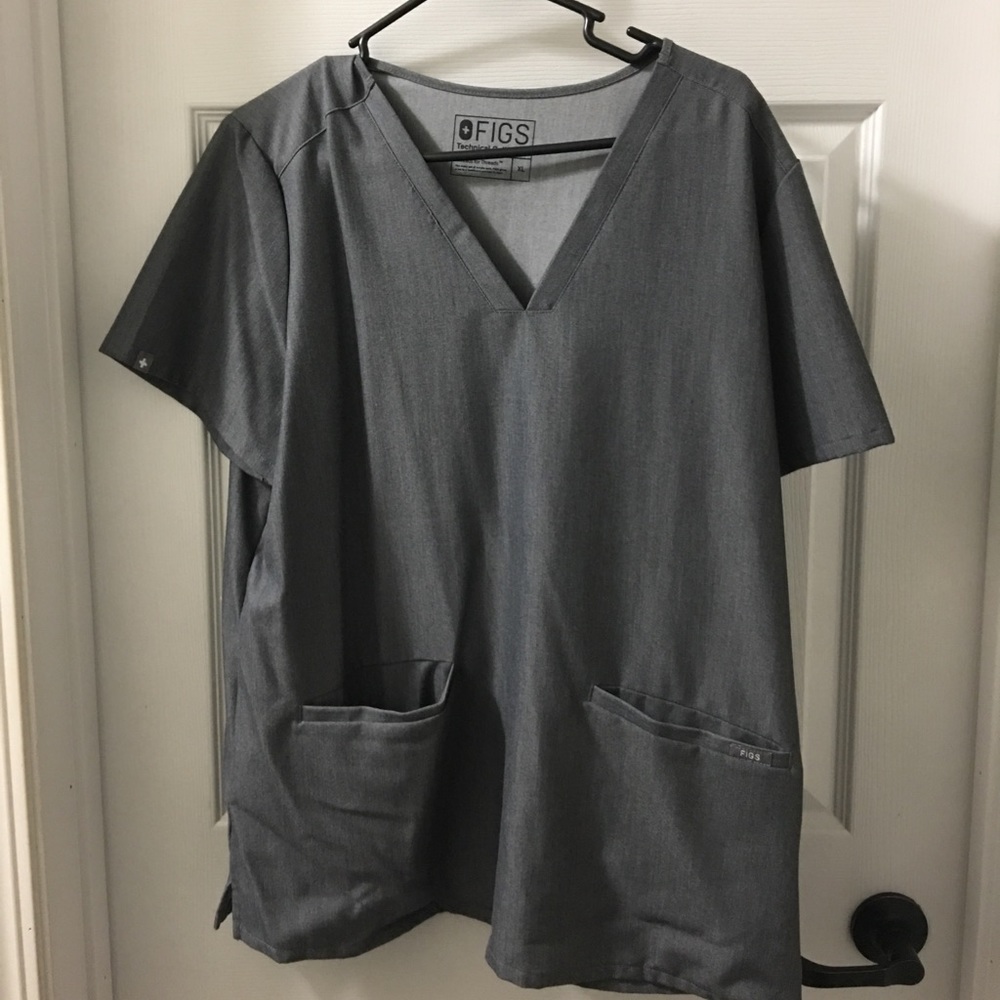 Figs Graphite Casma 3 Pocket Scrub Top
